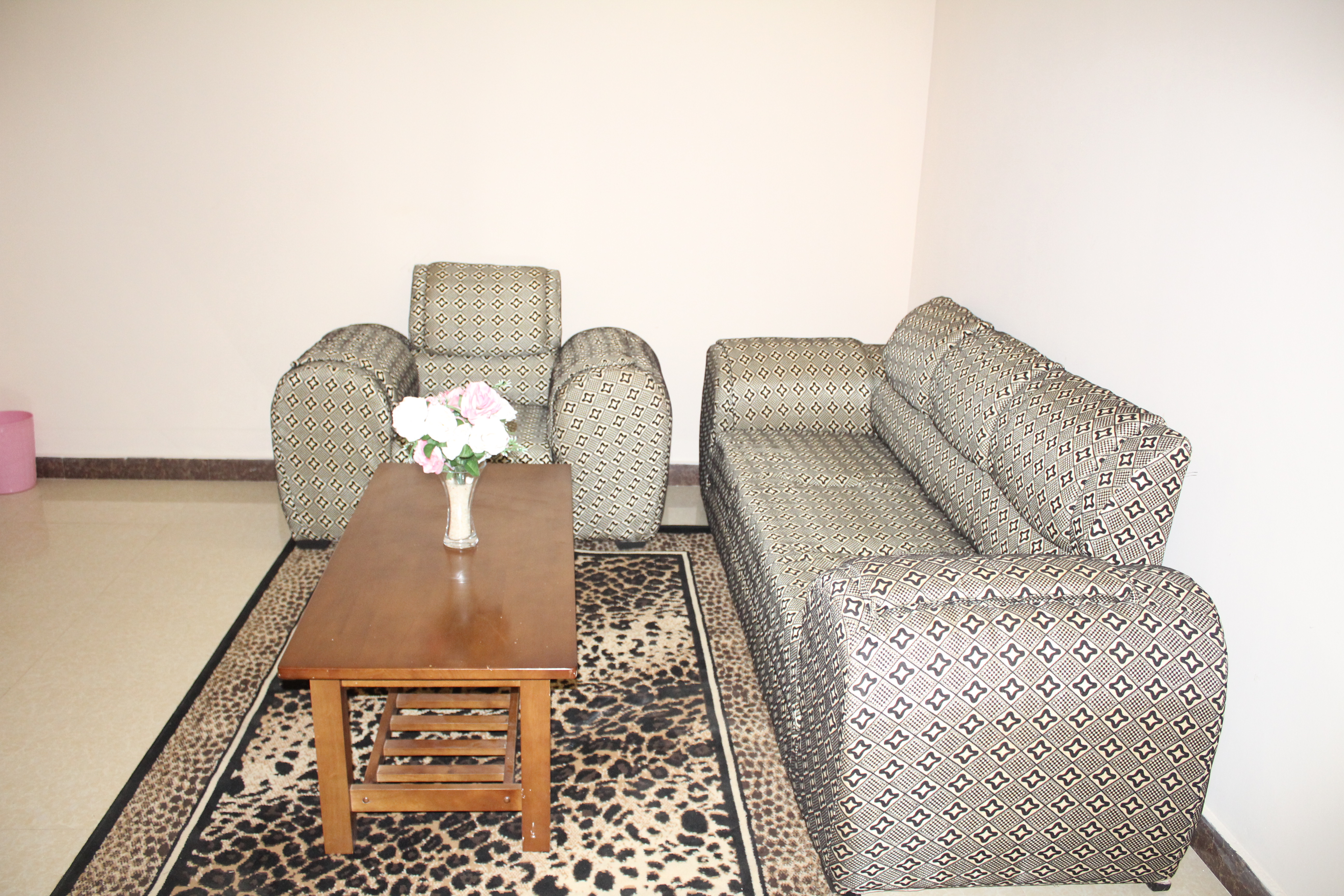 http://www.tropitel-gitega.com/storage/1683704861_presidential suite (30).JPG